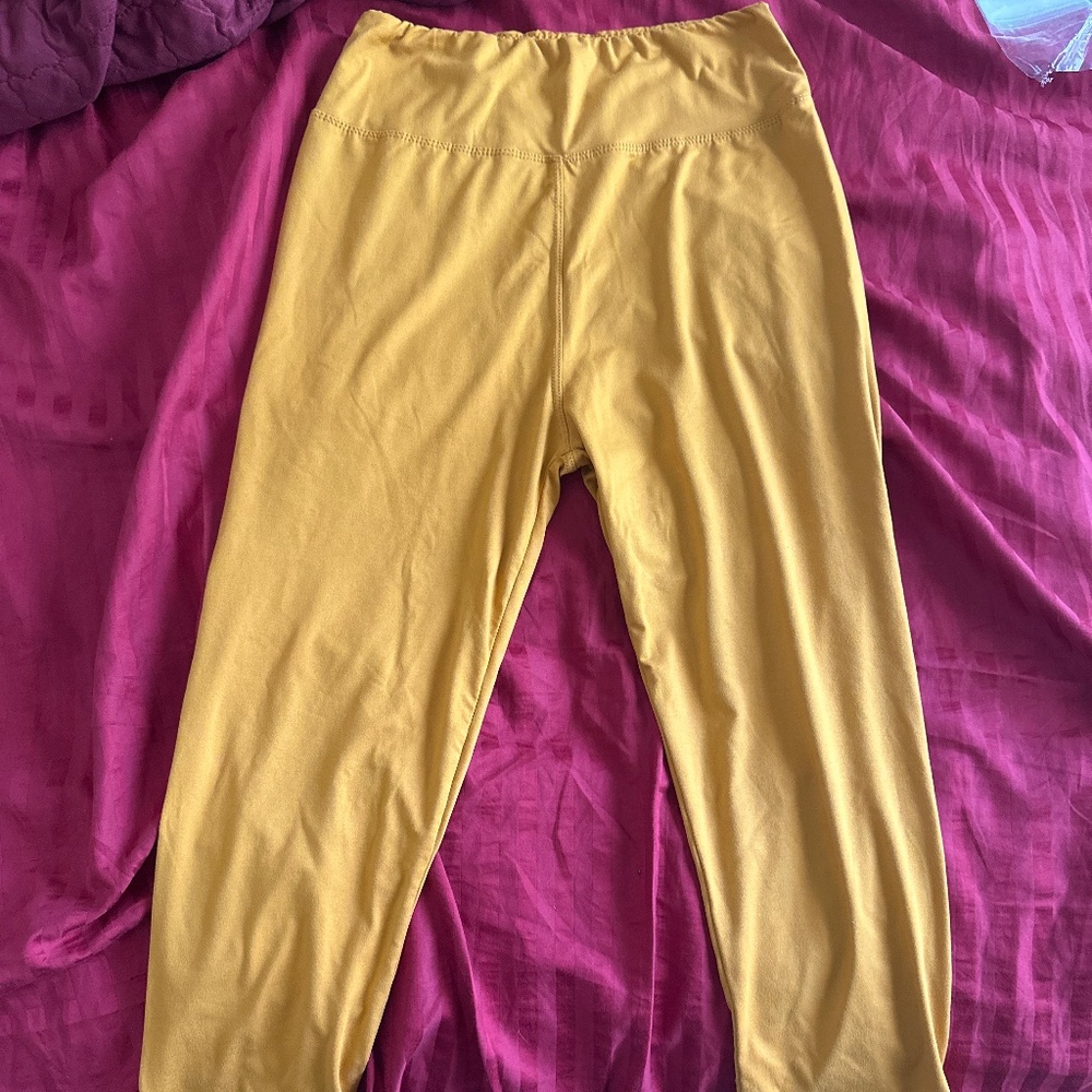 New Mix Mustard Yellow Capri Leggings